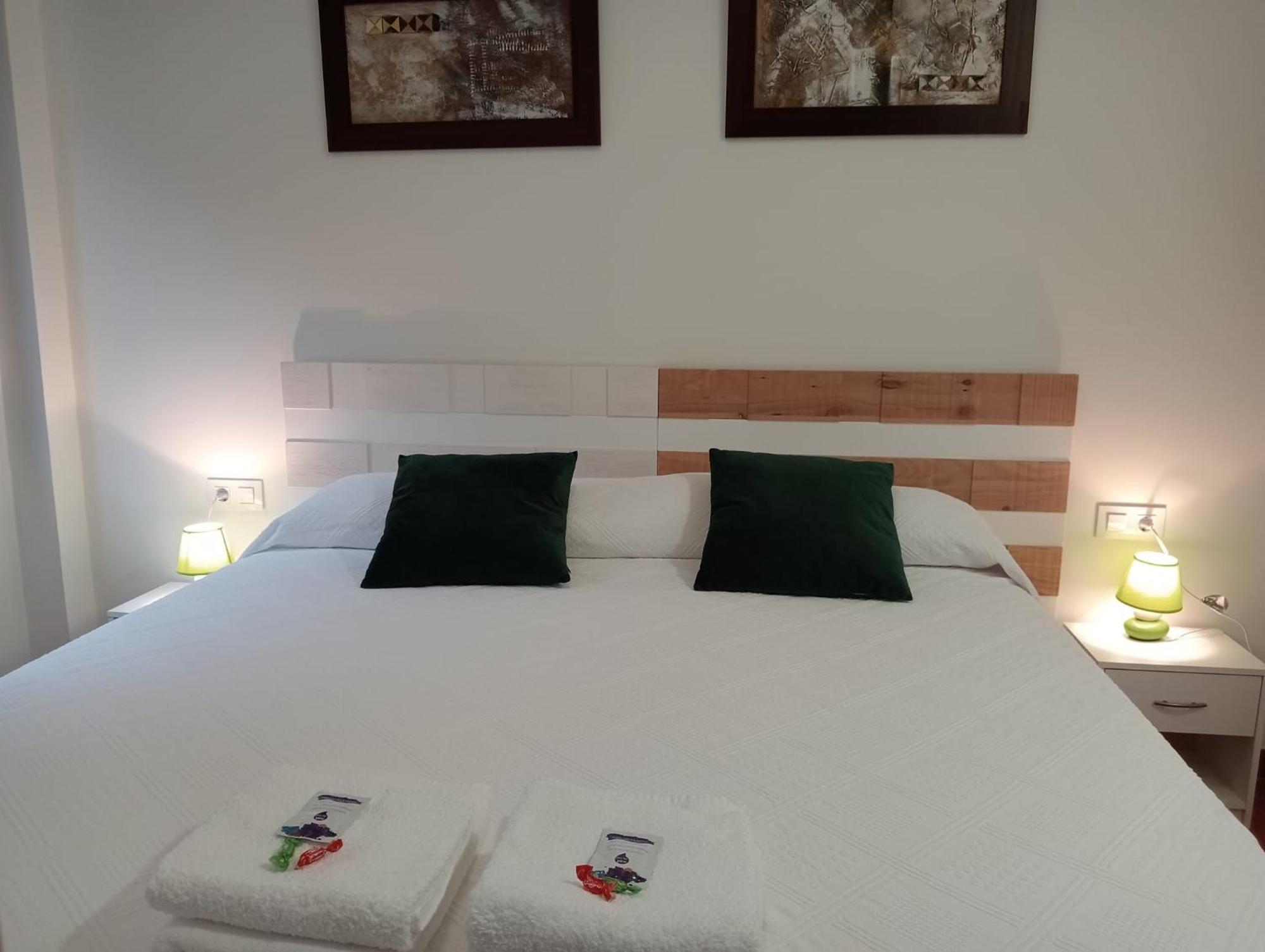 Apartamentos La Piedra En Pleno Centro Historico Con Dos Dormitorios Y Dos Banos Nájera Екстериор снимка